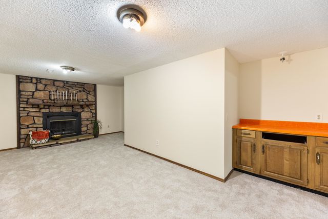 412 Southwind, Valley Center, KS 67147