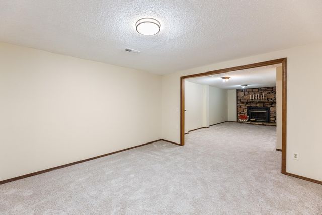 412 Southwind, Valley Center, KS 67147