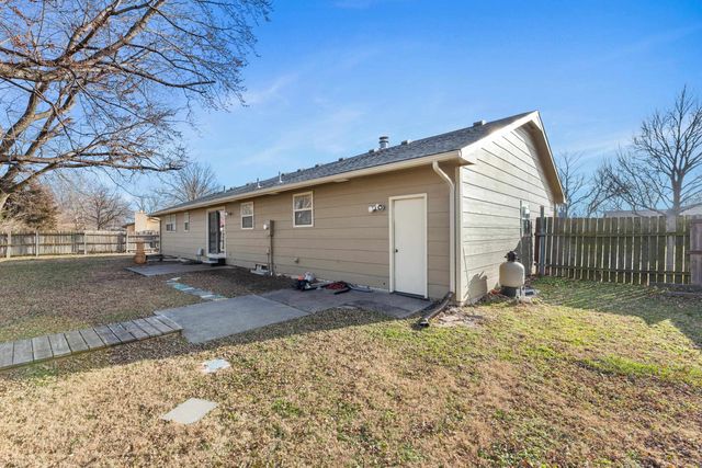 412 Southwind, Valley Center, KS 67147