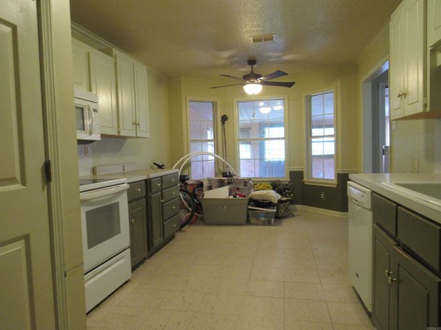 33 Reno Dr, Cabot, AR 72023