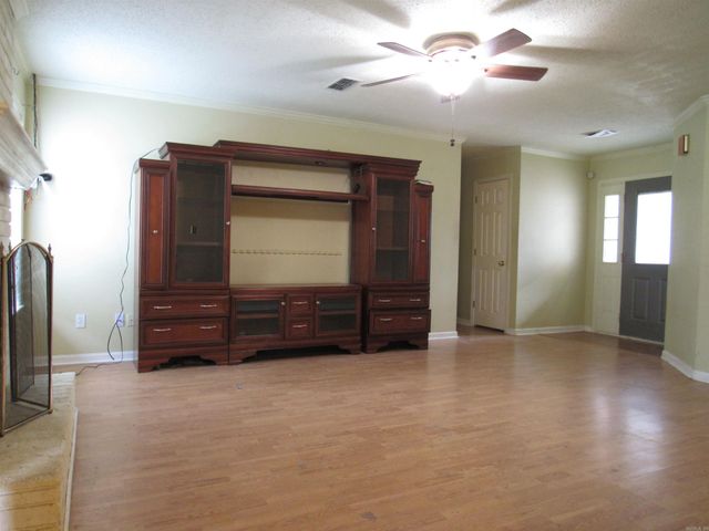 33 Reno Dr, Cabot, AR 72023