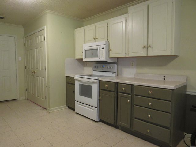 33 Reno Dr, Cabot, AR 72023