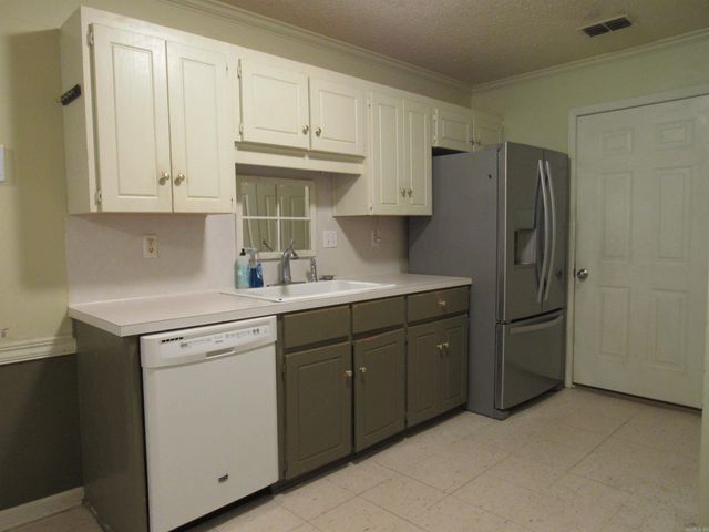 33 Reno Dr, Cabot, AR 72023
