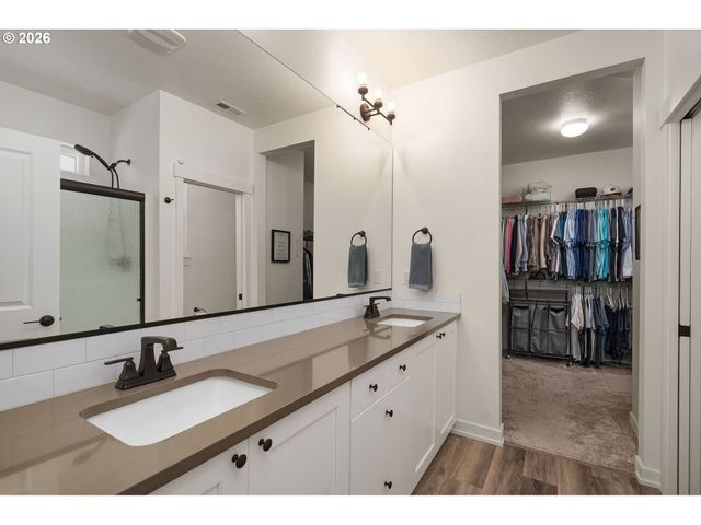 1794 Ne SHELL ROCK Dr, Estacada, OR 97023