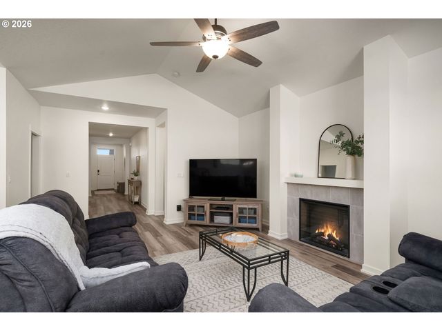 1794 Ne SHELL ROCK Dr, Estacada, OR 97023