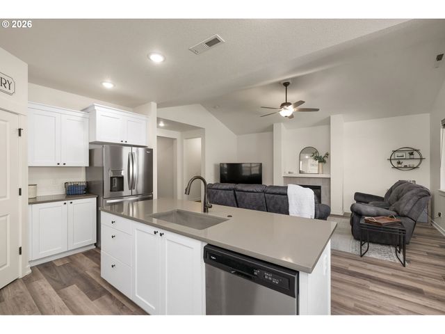 1794 Ne SHELL ROCK Dr, Estacada, OR 97023