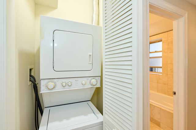 5715 N Kimball Avenue 1N, Chicago, IL 60659