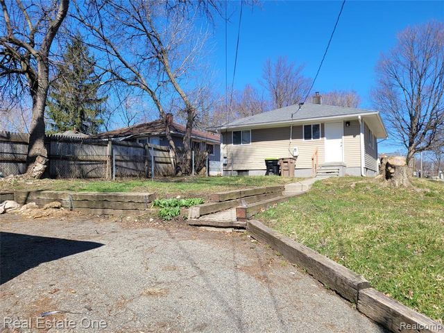 77 W Rutgers Avenue, Pontiac, MI 48340