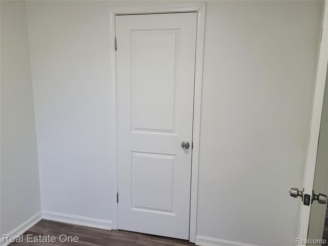 77 W Rutgers Avenue, Pontiac, MI 48340