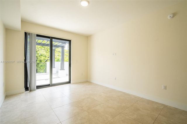 1091 Galiano St 306, Coral Gables, FL 33134