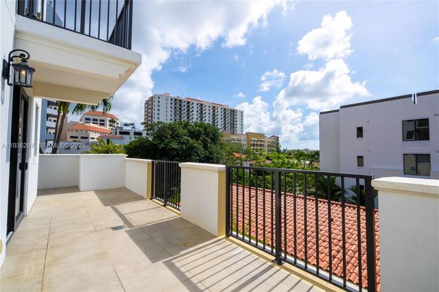 1091 Galiano St 306, Coral Gables, FL 33134