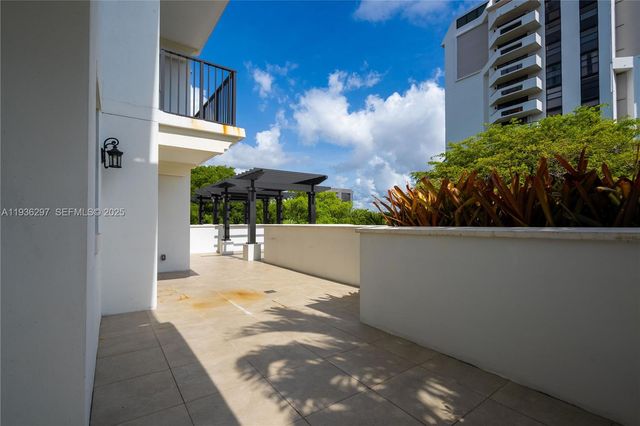 1091 Galiano St 306, Coral Gables, FL 33134