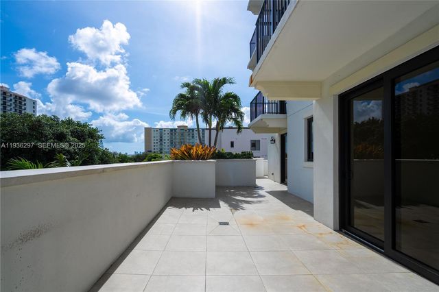 1091 Galiano St 306, Coral Gables, FL 33134