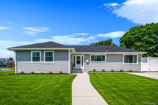 28 High Street, Farmingdale, NY 11735