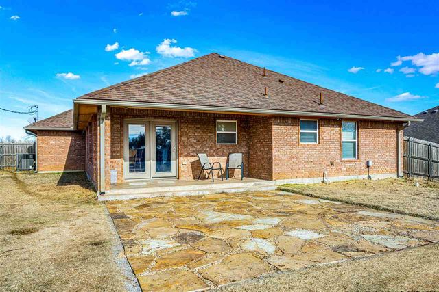826 NW Hilltop Dr, Lawton, OK 73507