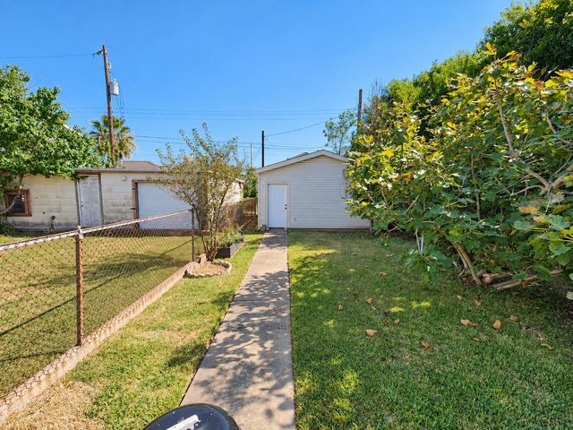 5507 Avenue P, Galveston, TX 77551