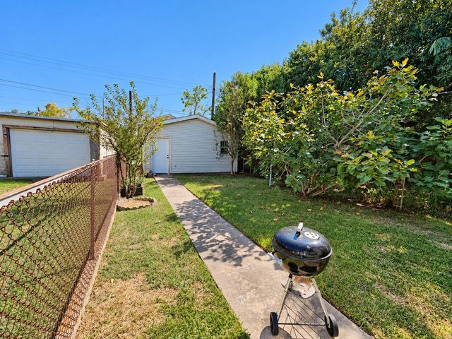 5507 Avenue P, Galveston, TX 77551