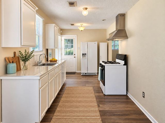 5507 Avenue P, Galveston, TX 77551