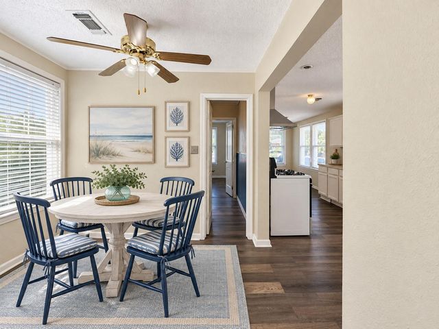 5507 Avenue P, Galveston, TX 77551
