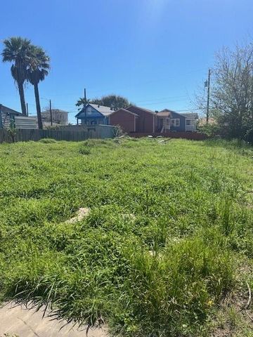 3819 Avenue S, Galveston, TX 77550