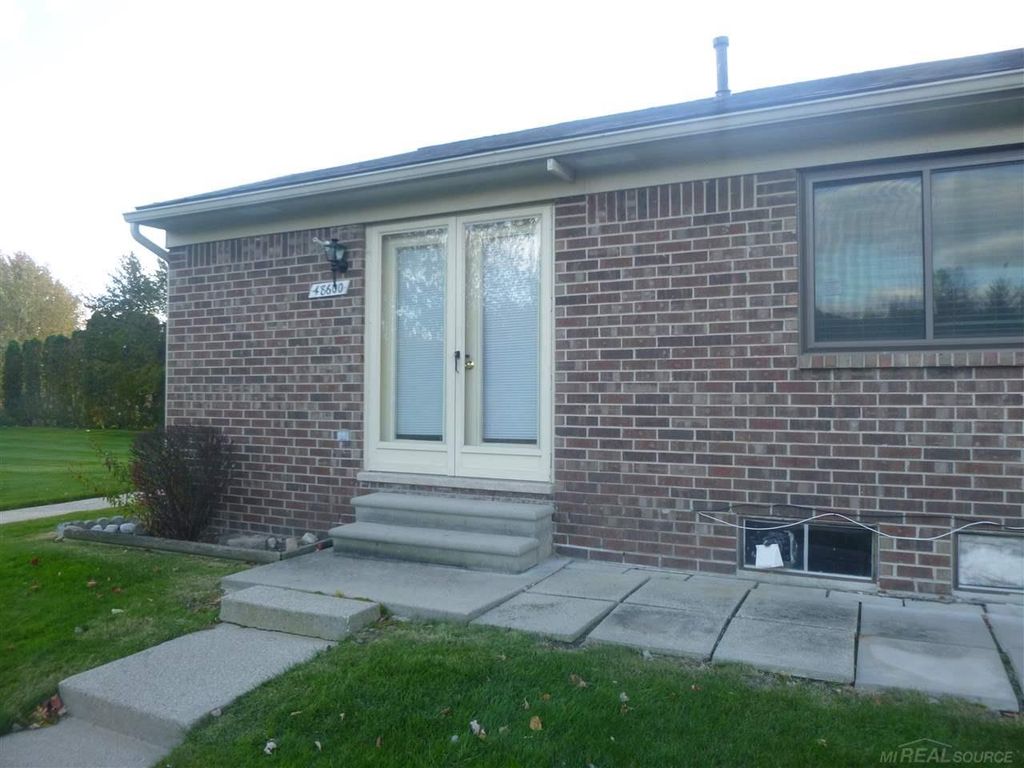 48600 Sugarbush Road, Chesterfield Twp, MI 48047