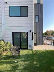 11326 victory blvd, North Hollywood, CA 91606