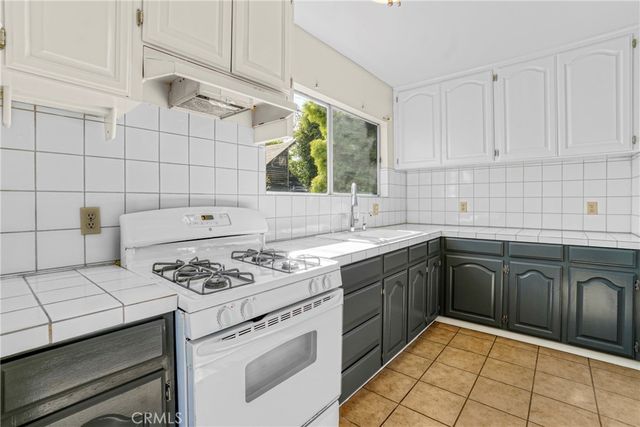 11290 Ivy Place, Los Angeles, CA 90064