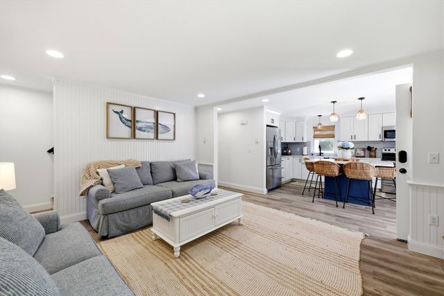 147 Snow Rd, Brewster, MA 02631