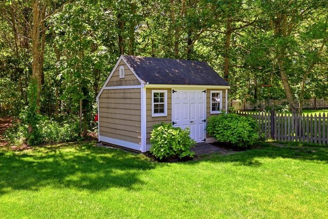 147 Snow Rd, Brewster, MA 02631