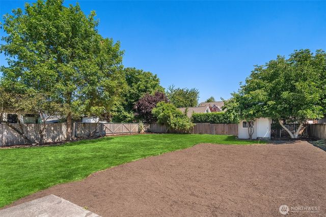 1747 Harding Street, Enumclaw, WA 98022