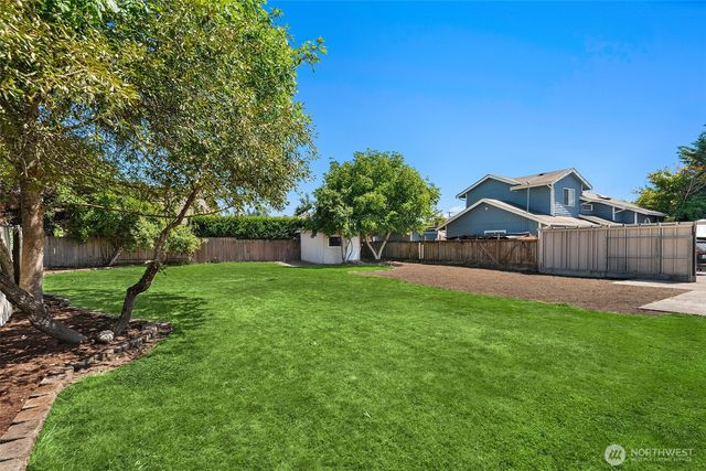 1747 Harding Street, Enumclaw, WA 98022