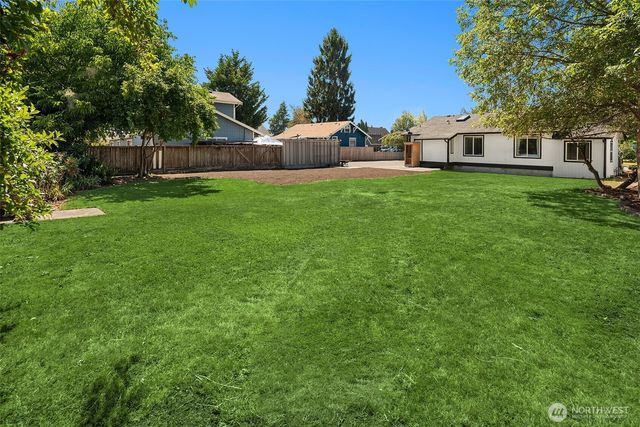 1747 Harding Street, Enumclaw, WA 98022