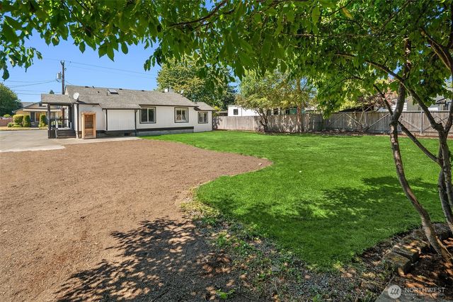 1747 Harding Street, Enumclaw, WA 98022