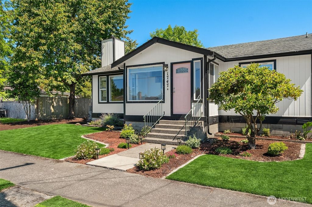1747 Harding Street, Enumclaw, WA 98022