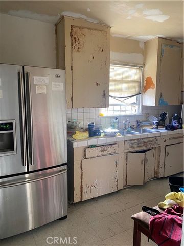 2511 Exposition, Los Angeles, CA 90018