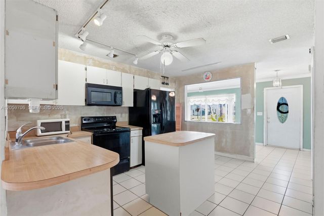 1419 Hummingbird Drive, Delray Beach, FL 33444