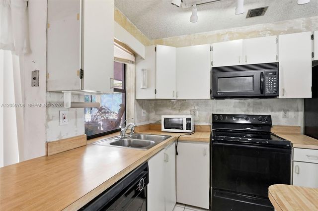 1419 Hummingbird Drive, Delray Beach, FL 33444
