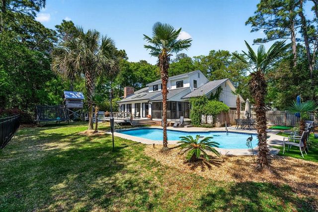 388 Linden Circle, Pawleys Island, SC 29585