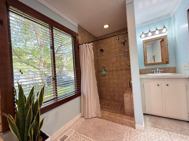 388 Linden Circle, Pawleys Island, SC 29585