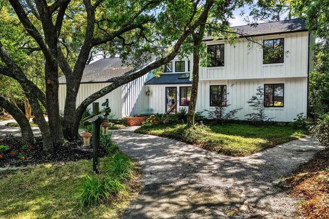 388 Linden Circle, Pawleys Island, SC 29585