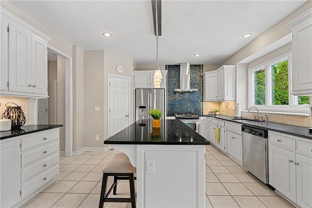 9308 W 150th Terrace, Overland Park, KS 66221
