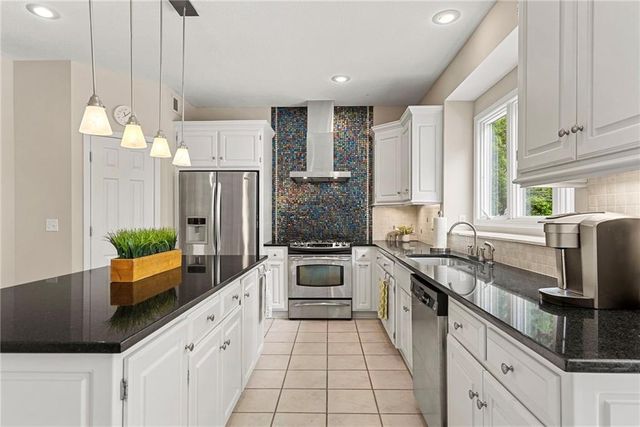 9308 W 150th Terrace, Overland Park, KS 66221