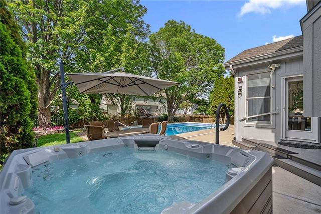 9308 W 150th Terrace, Overland Park, KS 66221