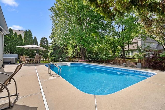 9308 W 150th Terrace, Overland Park, KS 66221
