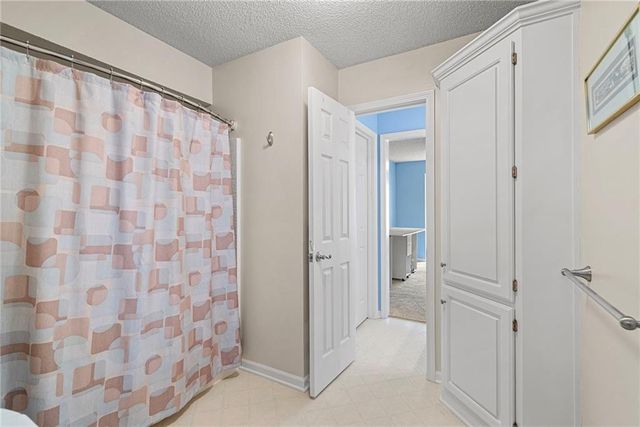 9308 W 150th Terrace, Overland Park, KS 66221