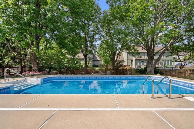 9308 W 150th Terrace, Overland Park, KS 66221