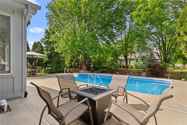 9308 W 150th Terrace, Overland Park, KS 66221