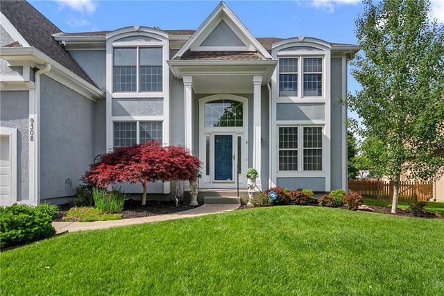 9308 W 150th Terrace, Overland Park, KS 66221