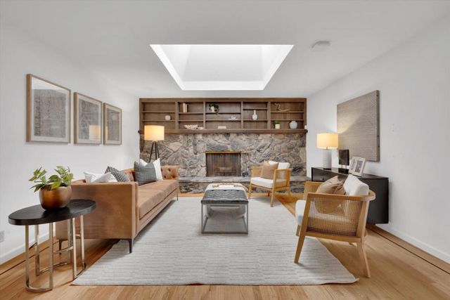 18967 Palo Oaks Court, Saratoga, CA 95070