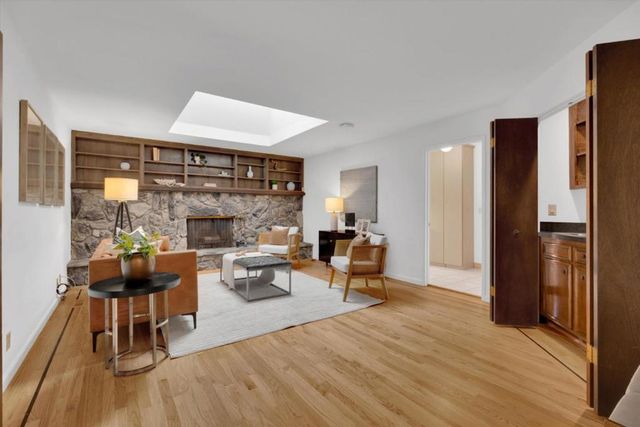 18967 Palo Oaks Court, Saratoga, CA 95070